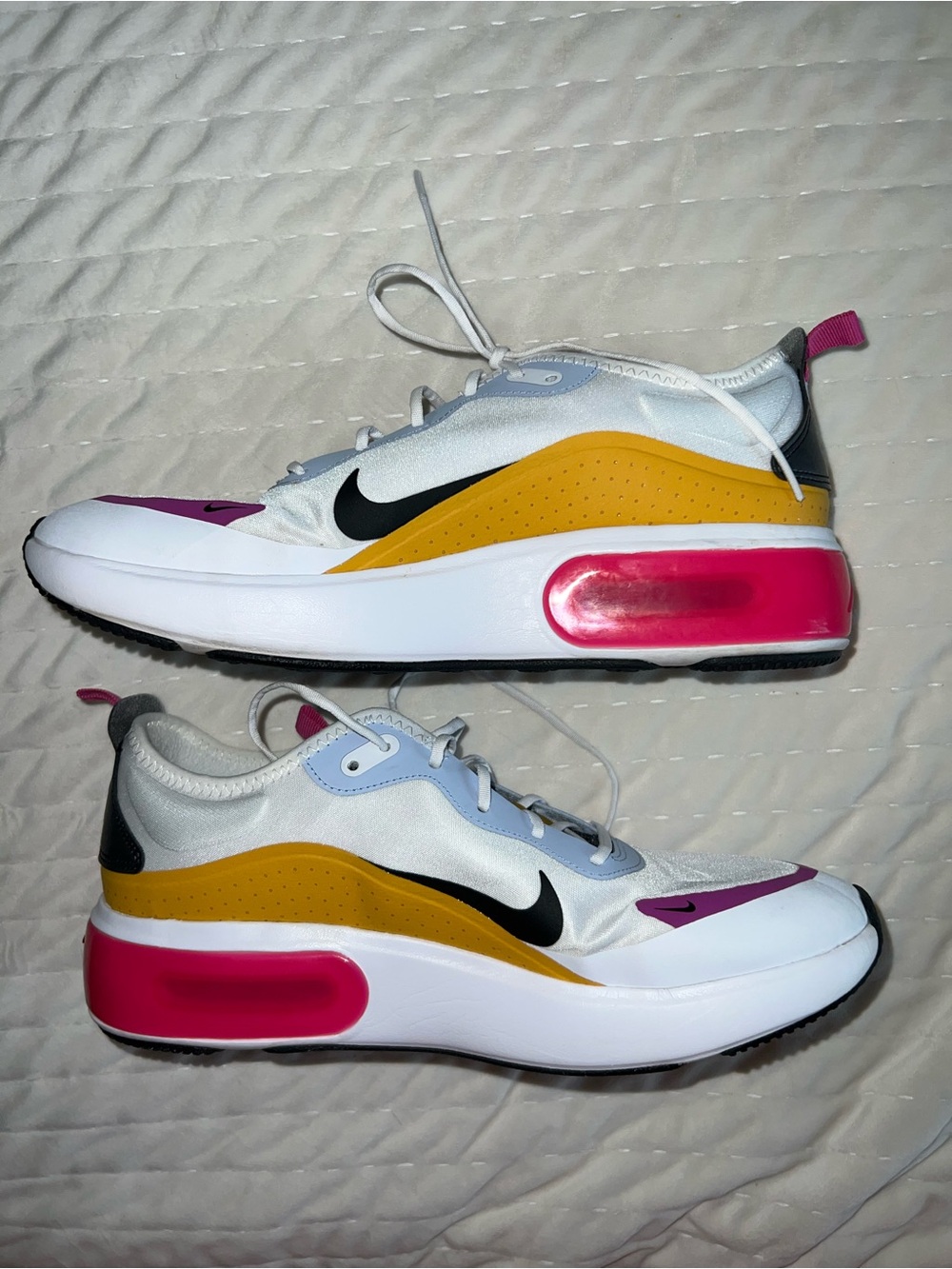 Women’s Nike Air Max Dia Shoes - Picture 3 of 8